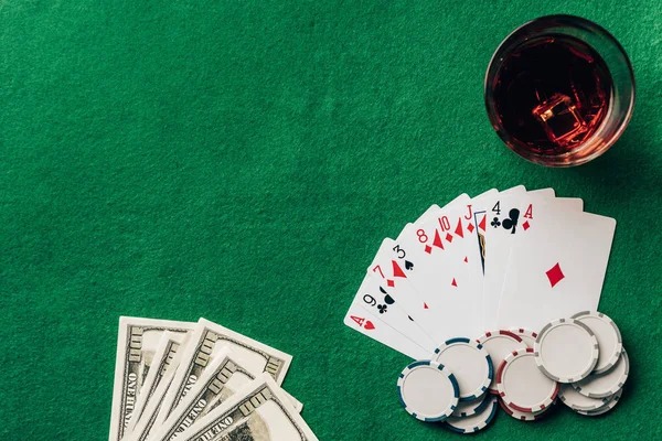Hand comparison and payout resolution